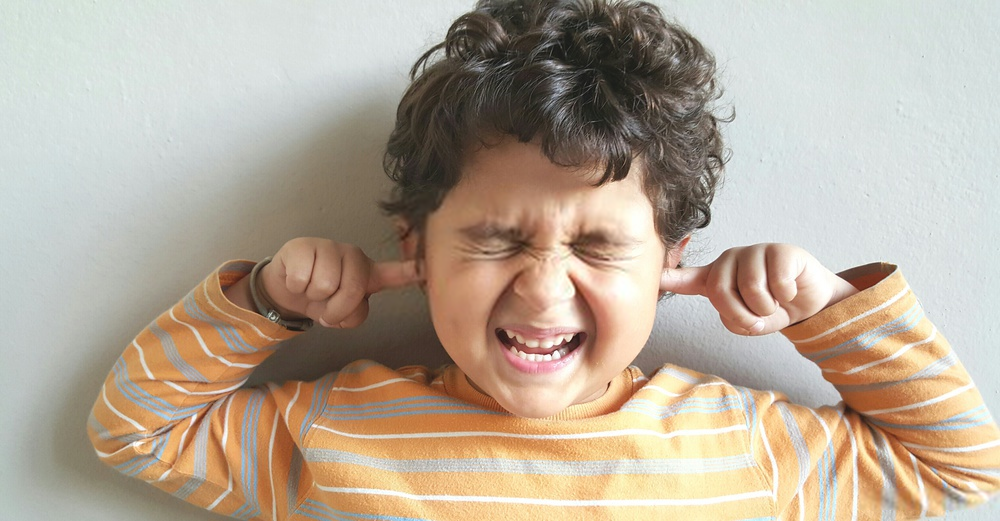 Problemas de audição podem impedir a criança de falar